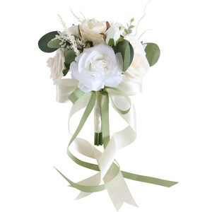 Bouquet de fleurs en soie en gros, fleurs de mariée nouées à la main avec ruban pour fête de mariage, bouquet de roses en soie et d'<span class=keywords><strong>eucalyptus</strong></span> de luxe - Product Image 1