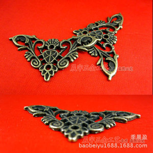 Chengyu C055 Antique Metal <b>Corner</b> <b>Protector</b> Zinc Alloy Hollowed-out Chinese Style Furniture Cover - Product Image 1