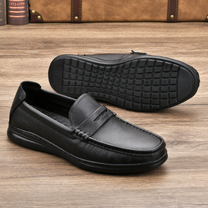 Men's Genuine Leather Round <b>Toe</b> Loafers Slip-On Rubber Outsole Breathable Office Career All Seasons Solid Color Dress Shoes - Product Image 3