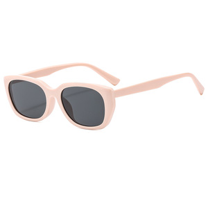 Gafas de Sol Cuadradas Retro Europeas y Americanas de Alta Gama en Rosa Suave, Gafas de Sol para Rostro Cuadrado y Redondo para Mujer - Product Image 3