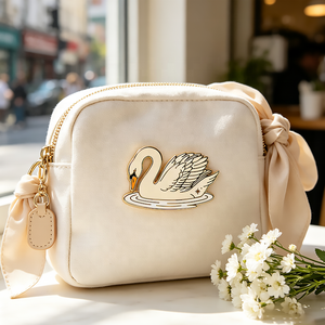 Nuovo arrivo spilla in smalto <span class=keywords><strong>cigno</strong></span> <span class=keywords><strong>bianco</strong></span> spilla in metallo artigianato Design animale all'ingrosso spille per vestiti LOGO personalizzato spille in smalto duro <span class=keywords><strong>cigno</strong></span> - Product Image 2