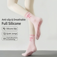 Chaussettes de Pilates rayées pour enfants de qualité supérieure avec grip antidérapant, en tricot doux Spandex/Polyester/Coton pour le yoga