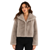 Veste Courte Femme en Fausse Fourrure Taupe, Col Oversize en Peluche, Coupe Boxy, Chaude pour l'Hiver, Écologique, Vente en Gros