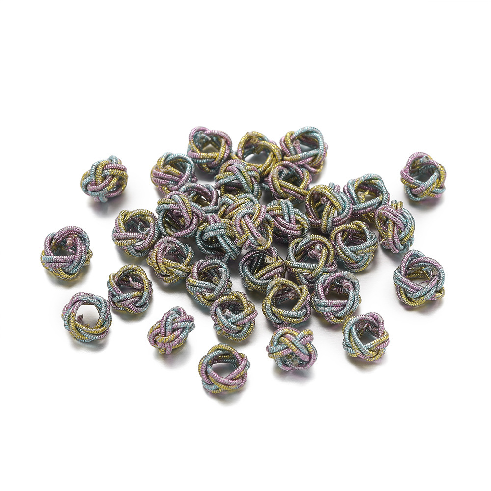 Light-colored gold pineapple knot
