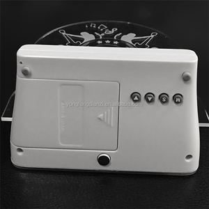 LED digitaler Wecker Bestseller beliebter digitaler LED-Spiegel wecker USB-Lade-Desktop-Wecker Morgen Schlummer ala