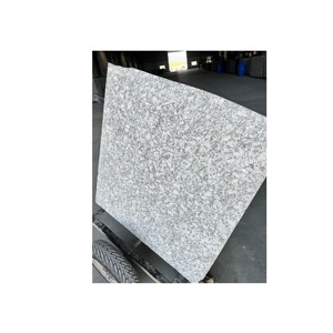 Granito flameado blanco P de piedra natural pulida elegante para interiores duraderos del hogar, islas de cocina y espacio comercial de alto tráfico - Product Image 1