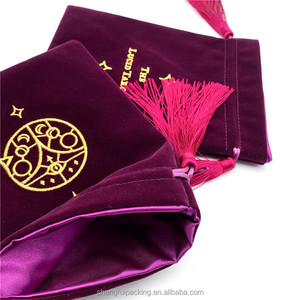 Borsa cosmetica in velluto rosso viola di nuovo stile con tarocchi in velluto ricamati in oro foderato di raso - Product Image 3