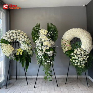 Couronne funéraire ronde en forme <span class=keywords><strong>de</strong></span> rose, <span class=keywords><strong>de</strong></span> chrysanthème et <span class=keywords><strong>de</strong></span> carnation, nouveau design, en promotion, pour le tombeau - Product Image 1