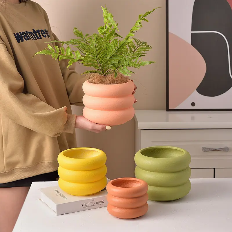 Vasi da fiori economici di design creativo all'ingrosso decorazione domestica per interni vaso per fioriera in ceramica sfusa in vendita
