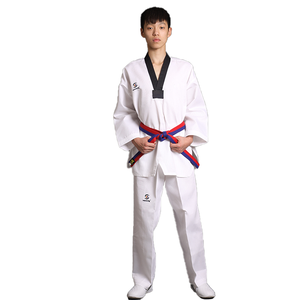 Uniforme de <span class=keywords><strong>Taekwondo</strong></span> de haute qualité et durable WTF Corée Dobok en tissu unisexe pour l'entraînement aux arts martiaux, équipement sportif pas cher - Product Image 3