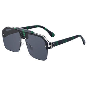 Gafas de sol extragrandes estilo retro punk para hombre, UV400, montura de metal y PC, lentes negras, a la moda, para conducir, protección solar, viajes y fiestas. - Product Image 1