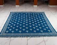 Tapis en coton indigo Dabu Block Print 4x6 fait main avec pompons, tapis bohème pour le salon, décoration de sol