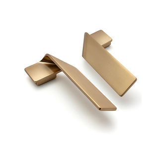 Poignées de mobilier commercial offrant des standards de qualité supérieurs et une installation facile, parfaites pour les bureaux et les maisons - Product Image 1