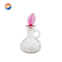 Bouteille à huile en verre très vendue avec poignée et motif carré en relief, grande capacité, anti-poussière, idéale pour les cadeaux