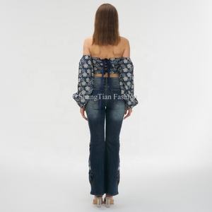 Nueva Llegada, Jeans de Cintura Baja para Mujer, Diseño Personalizado, Peso Medio, Bordado Floral, Dobladillo Acampanado, Jeans de Mezclilla - Product Image 4