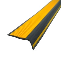 Bande de nez de marche en vinyle PVC moderne, bonne résistance à l'abrasion, plastique durable, nez de marche en PVC pour usage intérieur et extérieur