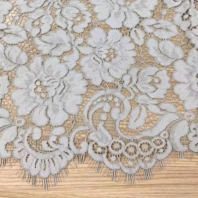 China Wholesale Fashion 150cm Wide White Chantilly French Eyelash Lace Fabric