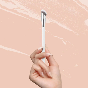 Brocha Correctora Blanca Individual <span class=keywords><strong>Hourglass</strong></span>, Brocha Correctora Diamond, Brochas de Maquillaje Veganas para Base Líquida y Corrector - Product Image 3