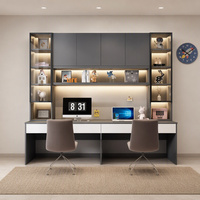 Bureau d'étude moderne personnalisé avec bibliothèque intégrée, armoire de rangement en mélamine, étagères vitrées et éclairage LED pour bureau à domicile