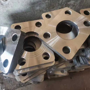 Brides carrées en acier de qualité industrielle: parfaites pour les projets de traitement de l'eau, de CVC et de construction avec un alignement facile - Product Image 2