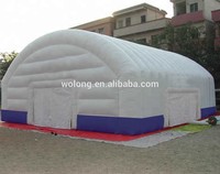 Grande tente de tennis gonflable pour parc d'attractions avec matériau PVDF, design imperméable et durable