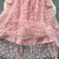 Robe décontractée pour femmes, élégante, rose, à fleurs brodées, en maille, col en V, manches longues, coupe évasée, pour tous les jours et les vacances