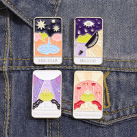 Broche en émail Cartes de Tarot Grenouille, pour jeu de Tarot noir, avec dorure, pour divination, et inscription en émail