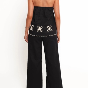 Traje de Dos Piezas para Mujer, Bordado Floral de Excelente Calidad, Estilo Casual, Algodón/Lino Sólido, Personalizado OEM - Product Image 3