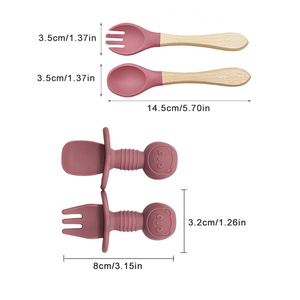 Ensemble d'alimentation pour bébé en silicone écologique avec base à ventouse, bol, assiette, bavoir et cuillère à imprimé animal, sans BPA - Product Image 3