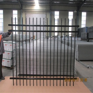 El mejor precio, valla superior de pared de hierro forjado negro, puertas de entrada bidireccionales de fácil montaje, vallas y puertas de hierro <span class=keywords><strong>para</strong></span> exteriores - Product Image 1