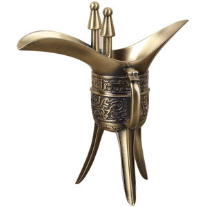 Bouteilles de vin vintage Maini, ensembles de vaisselle Father Xin Jue, tasses à motifs Taotie, ornements en bronze, trépied - Product Image 5
