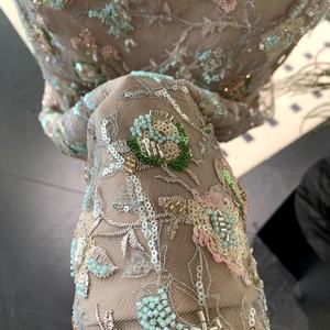 Robe longue élégante et sexy en dentelle, style tendance pour femmes, idéale pour les soirées - Product Image 4