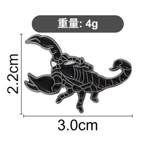 Offre Spéciale Halloween : Scorpion Créatif en Alliage de Zinc Bordé d'Argent, Badge Métallique Insecte Noir Audacieux pour Sac à Dos - Product Image 5