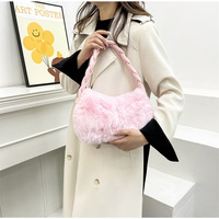 Sac hobo doux et moelleux en peluche avec poignée tressée, sac à bandoulière en fourrure duveteuse, mini sac fourre-tout mignon pour femme, idéal pour les tenues quotidiennes d'hiver