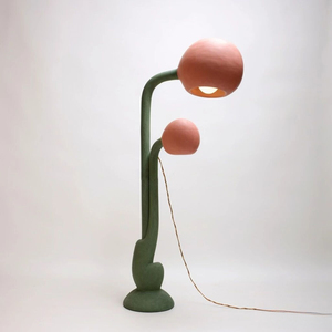 Lampe murale moderne en forme de cactus avec 3 ampoules globe, base en métal vert foncé, design minimaliste pour salon, lumière blanche froide - Product Image 2