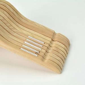 Cintres de luxe en bois pour fabricants, vente en gros, personnalisables avec logo, antidérapants, pour pantalons d'adultes et de femmes - Product Image 4