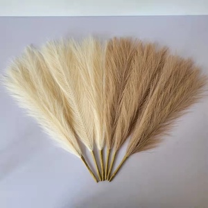 7 fourchettes 45cm fleur artificielle d'herbe de pampa pour la décoration de mariage - Product Image 1
