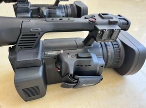 กล้อง Panasonic AG-HPX260MC รุ่นขายดีที่สุด พร้อมซูม 22 เท่า กล้องระดับมืออาชีพ เซ็นเซอร์ 3 MOS ขนาด 1/3 นิ้ว - Product Image 4