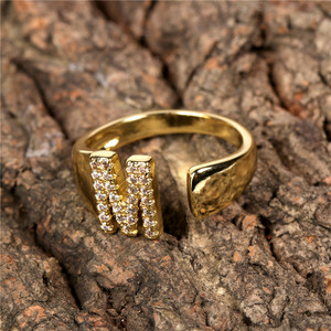 RM1157 패션 CZ 다이아몬드 26 알파벳 편지 구리 반지 초기 큐빅 지르콘 포장 황동 반지 - Product Image 2