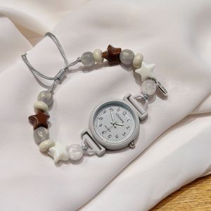<span class=keywords><strong>Montre</strong></span> décontractée pour femmes avec bijoux perlés, bracelet mignon à perles étoiles et chats pour jeunes femmes et écolières - Product Image 5