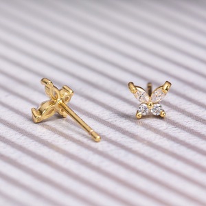 Boucles d'oreilles papillon en or et or blanc avec zircon serti griffe, pour un usage quotidien - Product Image 2