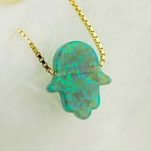 OP11 Kiwi venta al por mayor joyería de moda Hamsa forma ópalo sintético colgante/Joyería de ópalo - Product Image 1