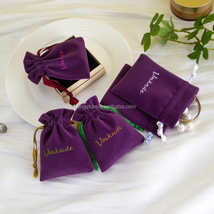 Pochette personnalisée en velours violet 10*15cm avec cordon de serrage pour bijoux (colliers, bagues) - Sac de rangement anti-poussière pour cadeaux et cosmétiques - Product Image 1