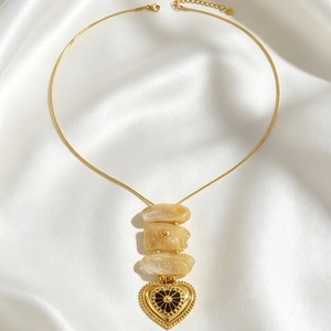 Collier de perles irrégulières en spar jaune style rétro Jingciren, pendentif cœur en or vieilli, chaîne serpent, emballage élégant en coffret cadeau - Product Image 4