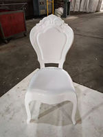 Chaise de banquet empilable durable en plastique blanc moderne et écologique pour hôtels, fermes, appartements commerciaux, extérieur, parcs et salles à manger