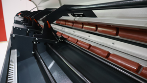 Tour CNC à haute stabilité et haute efficacité, tour CNC de type suisse, alimentateur automatique de barres pour barres longues, diamètres de barres de <span class=keywords><strong>5</strong></span> <span class=keywords><strong>mm</strong></span> à 67 <span class=keywords><strong>mm</strong></span> - Product Image 3