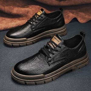 High Quality New Winter Trend Men's British Style Plus Suede Slip-On Warm Shoes Florals for All Seasons Jick Laser-Carved Insole - Product Image 2