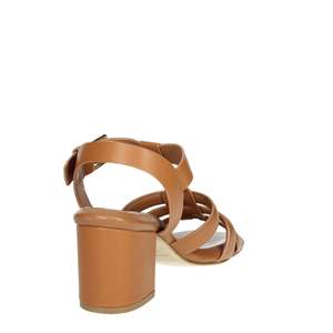 Sandalias de Tacón de Cuero para Mujer Janet & Janet J-214, Diseño con Tiras y Tacón Cuadrado Color Bronceado - Product Image 3