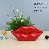 Sculpture Lèvres Rouges en Résine Pop Art Moderne Design Art Déco Coloré pour les Occasions de Mariage