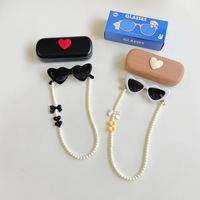 Nouvelle Collection 2026 – Lunettes de Soleil Cœur Style Ins pour Enfants, Monture Rétro Œil de Chat avec Nœud, Perle, Cordon Anti-Perte et Étui